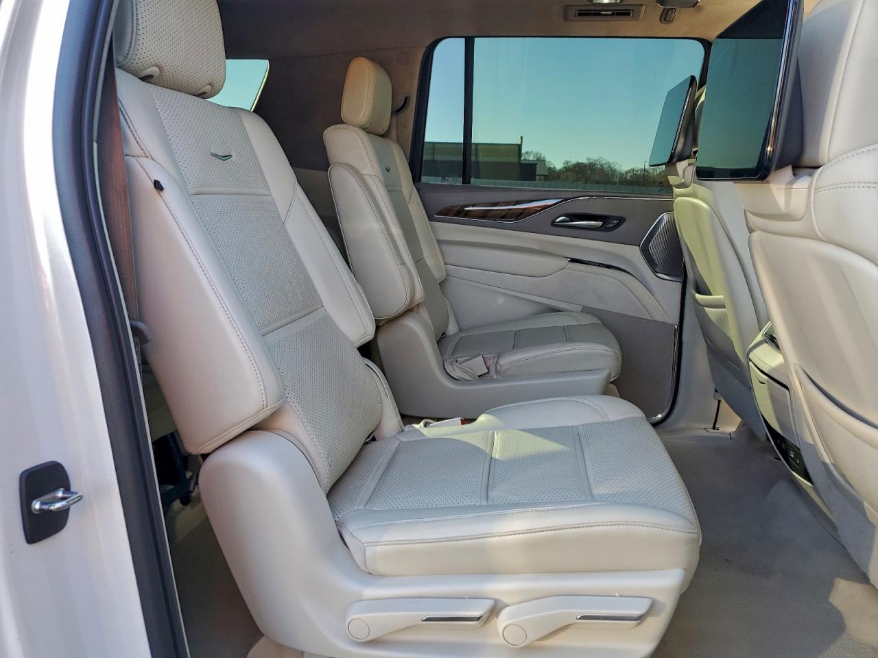 CADILLAC ESCALADE ESV SPORT PLATINUM