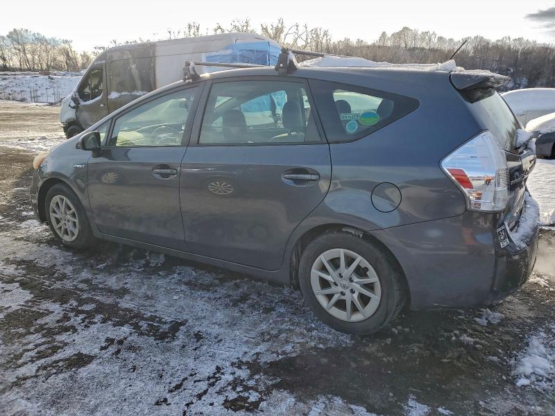2013 TOYOTA PRIUS V #3303572937