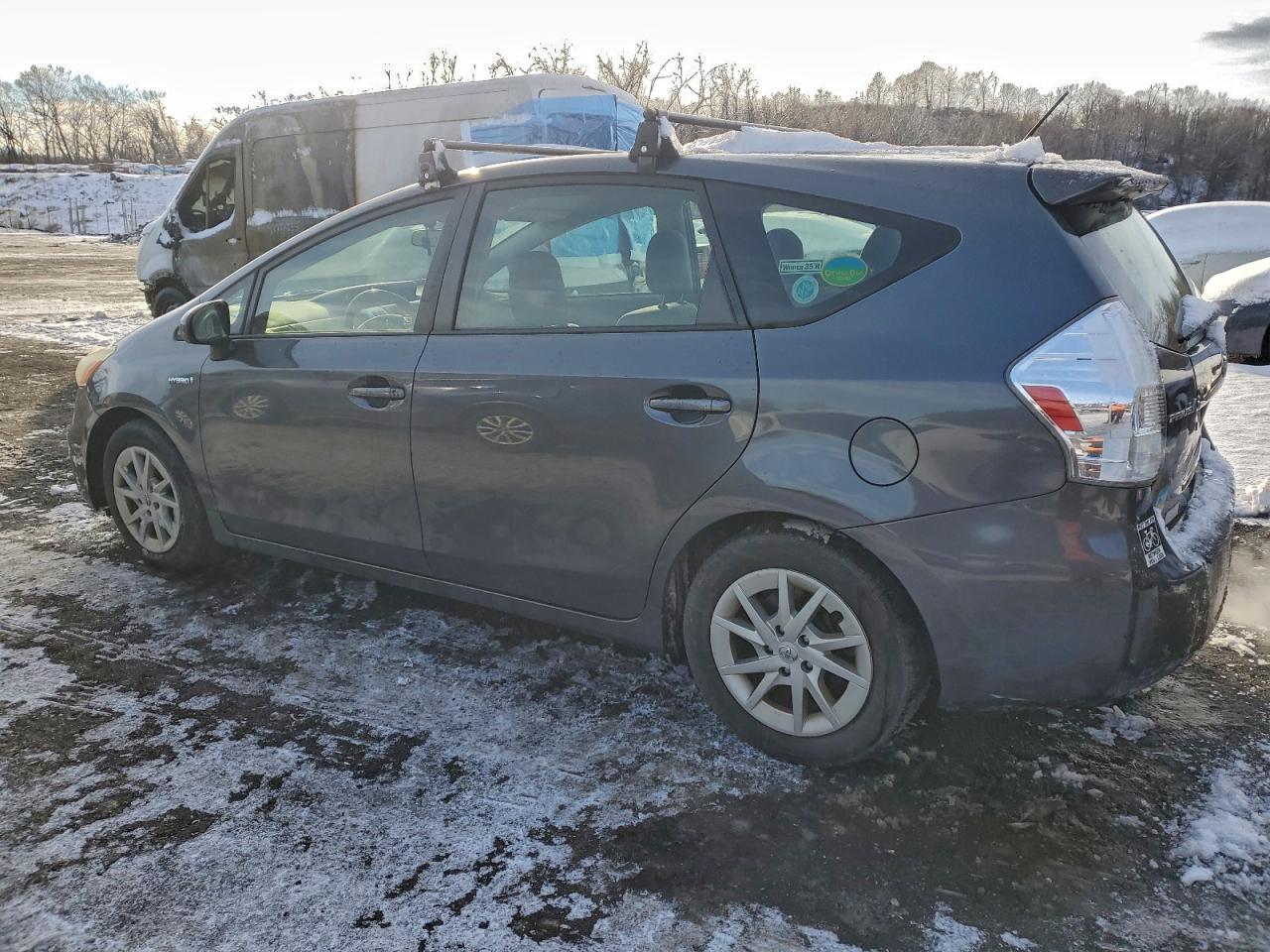 TOYOTA PRIUS V