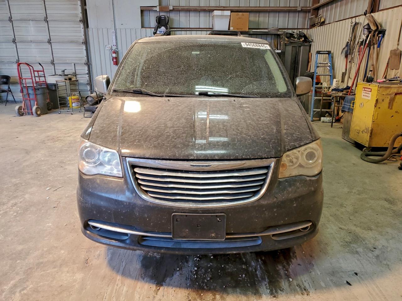 CHRYSLER TOWN & COUNTRY LIMITED