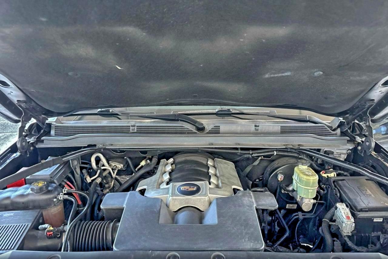 CADILLAC ESCALADE ESV LUXURY