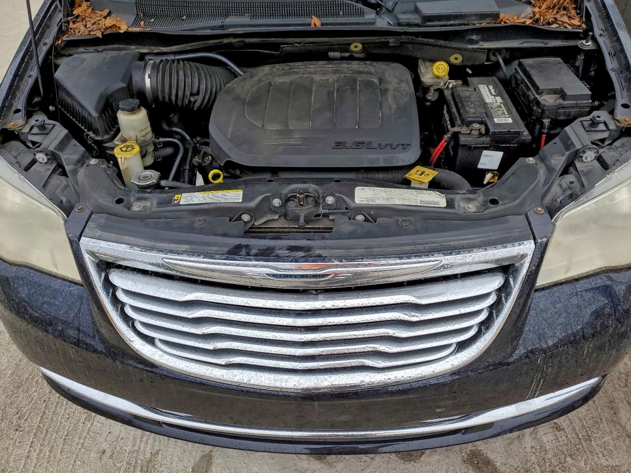 CHRYSLER TOWN & COUNTRY TOURING L