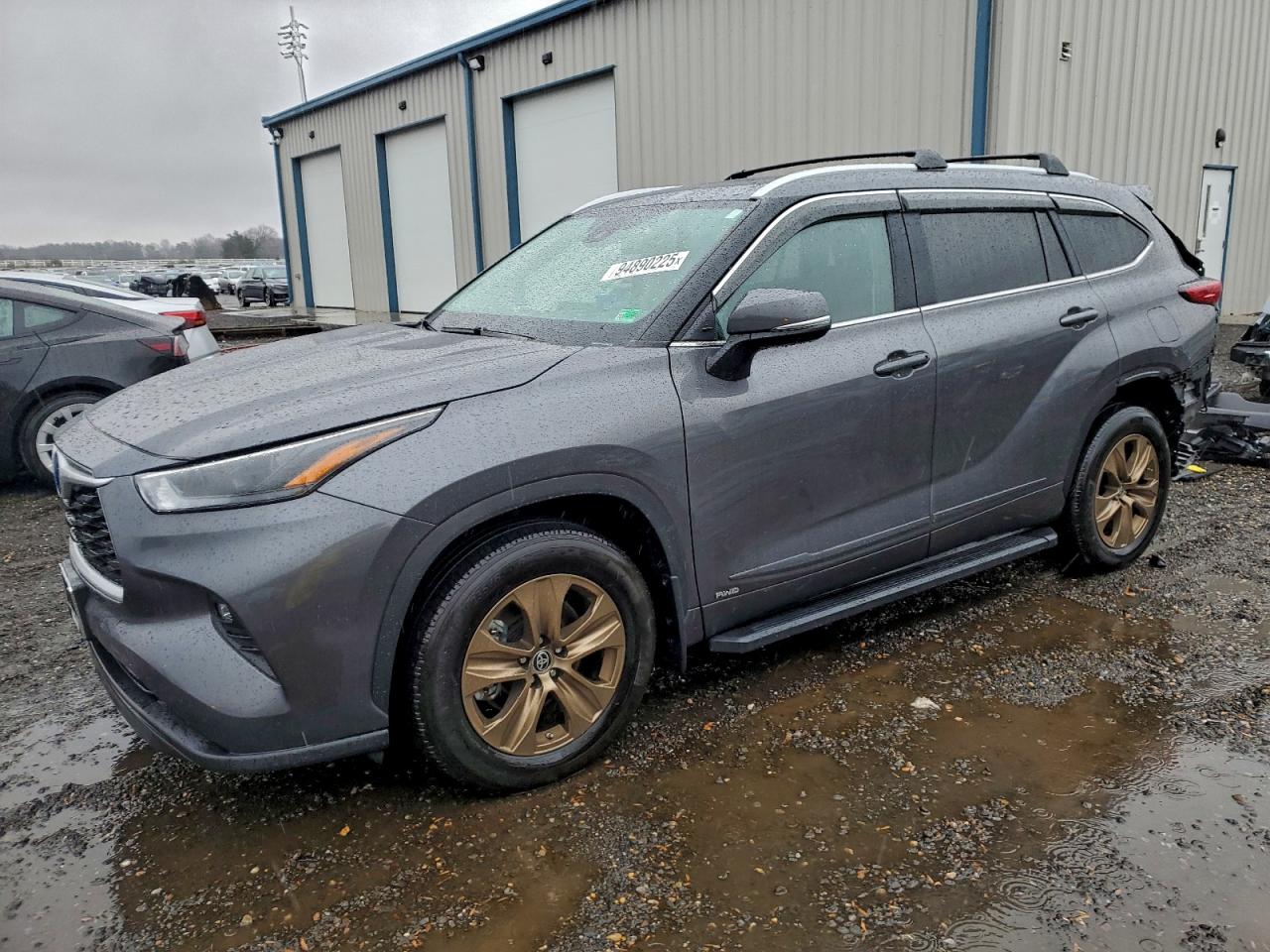 TOYOTA HIGHLANDER HYBRID XLE