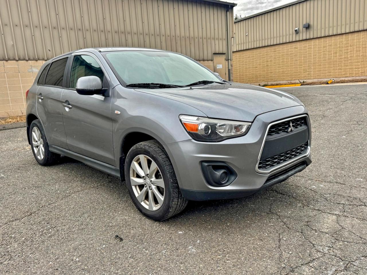 MITSUBISHI OUTLANDER ES