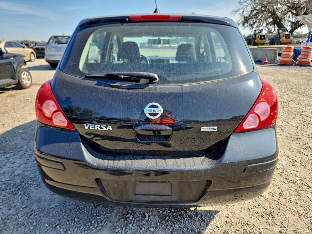 NISSAN VERSA S