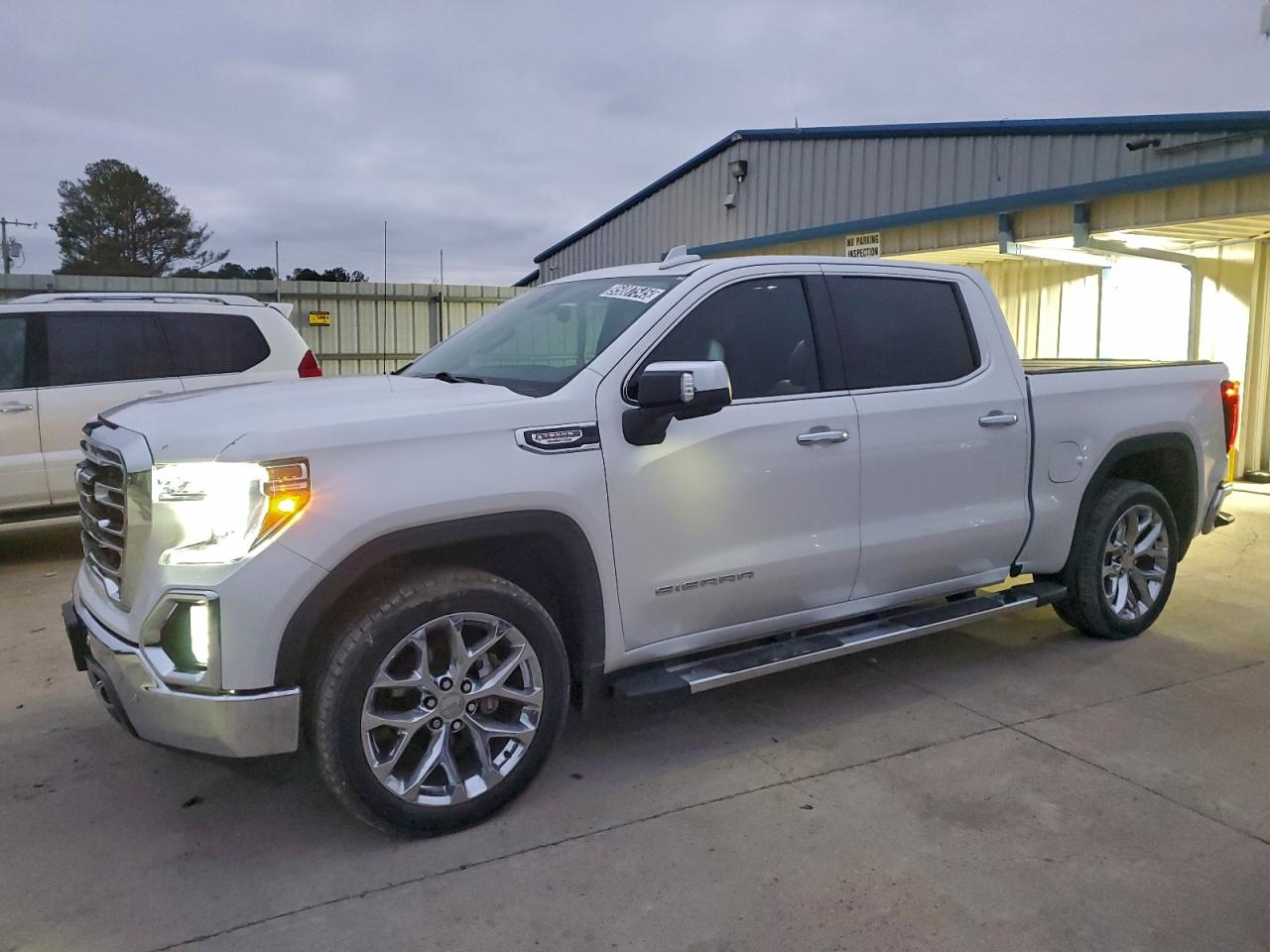 GMC SIERRA C1500 SLT