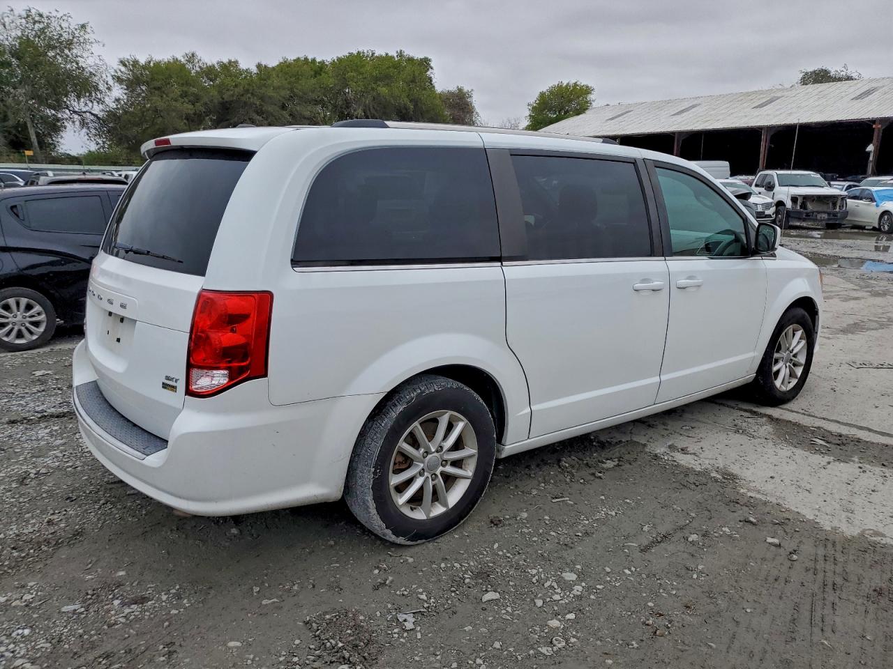 Lot #3317921919 2019 DODGE GRAND CARA