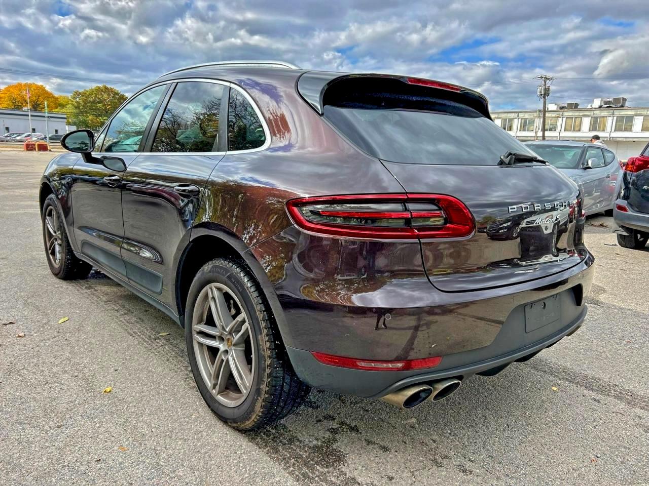 PORSCHE MACAN S