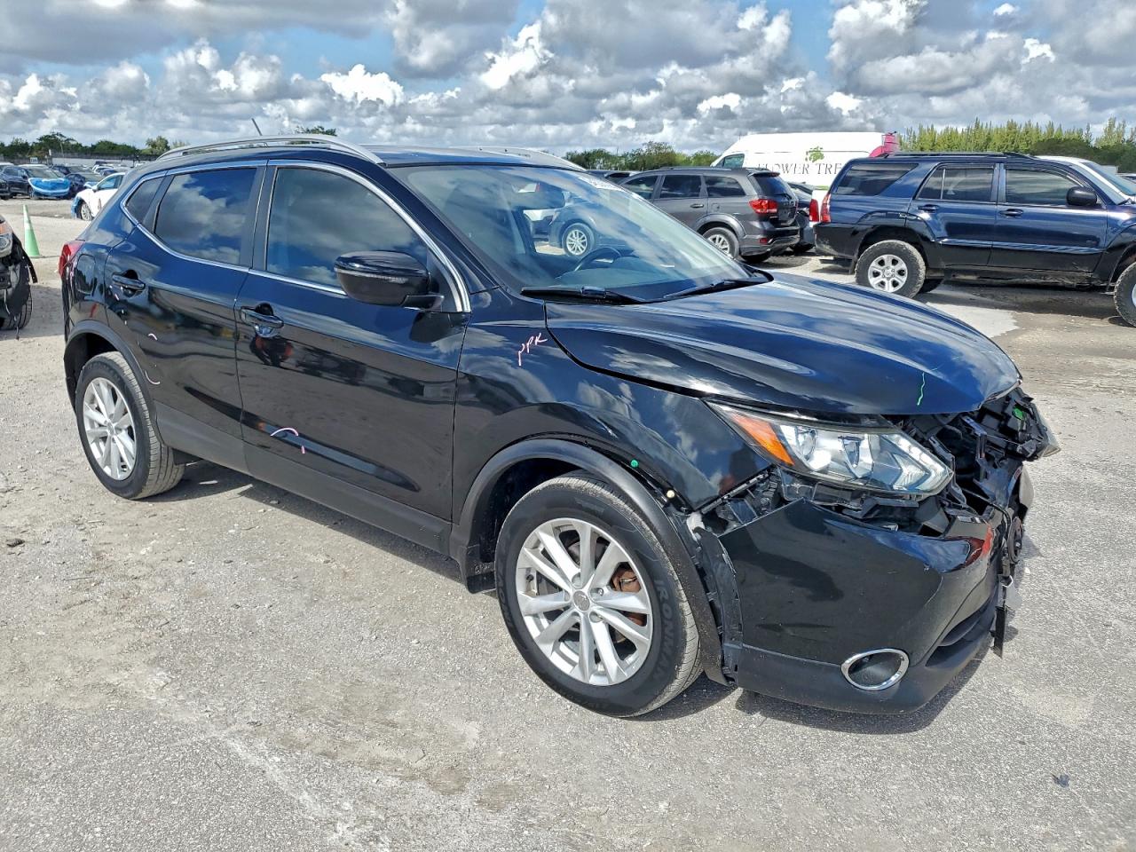 NISSAN ROGUE SPORT S