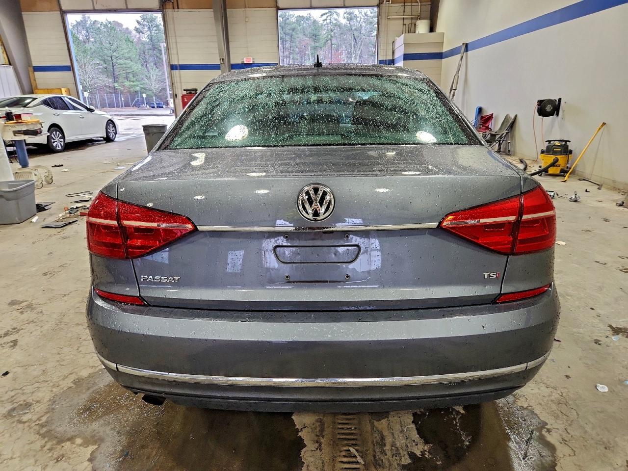 VOLKSWAGEN PASSAT S