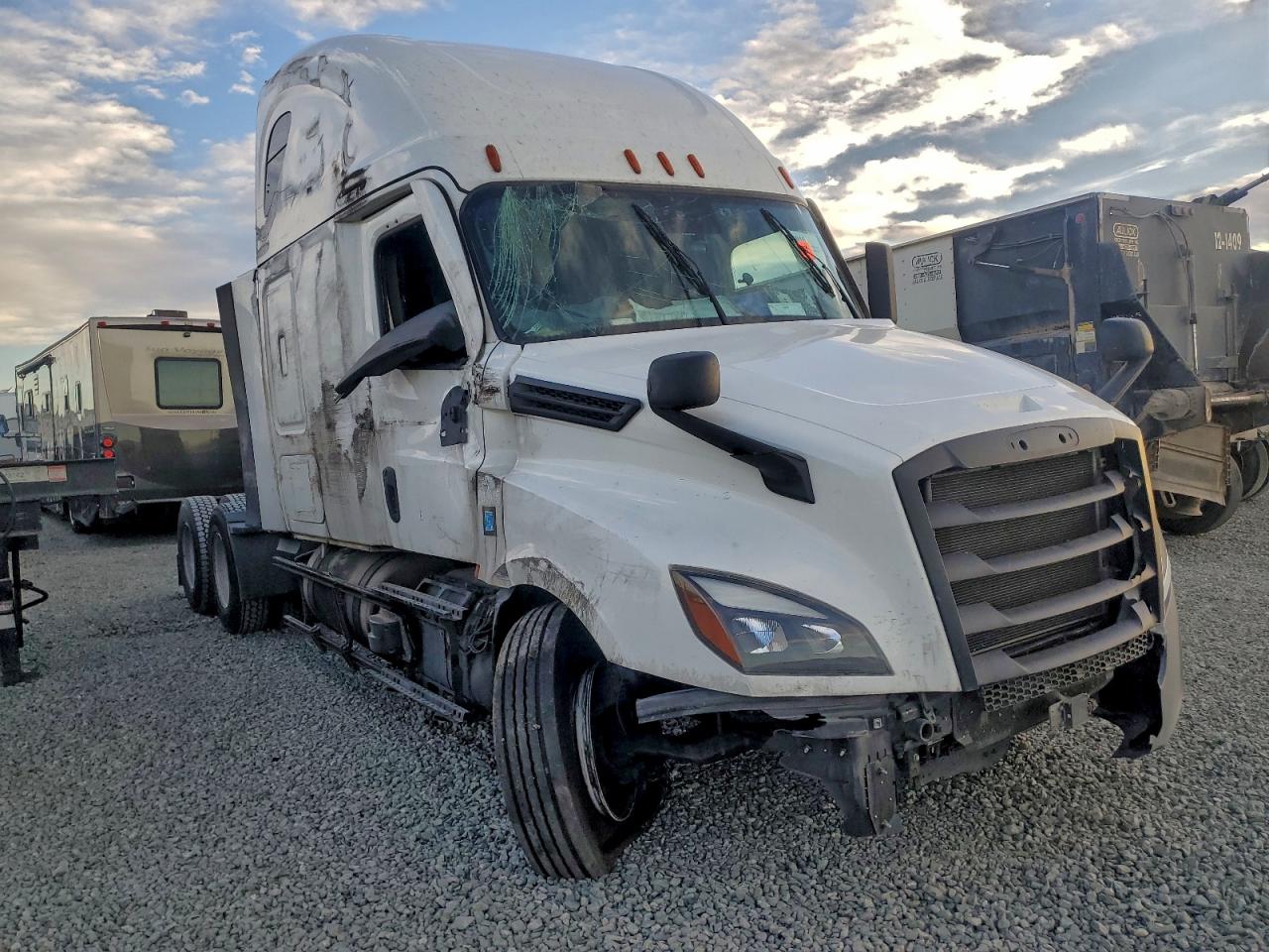 Lot #3319074260 2023 FREIGHTLINER CASCADIA 1