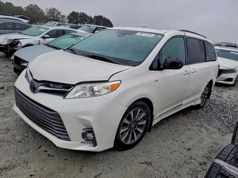 2019 TOYOTA SIENNA XLE #3305365317