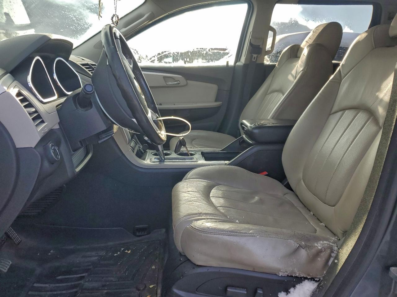 Lot #3316639487 2011 CHEVROLET TRAVERSE L