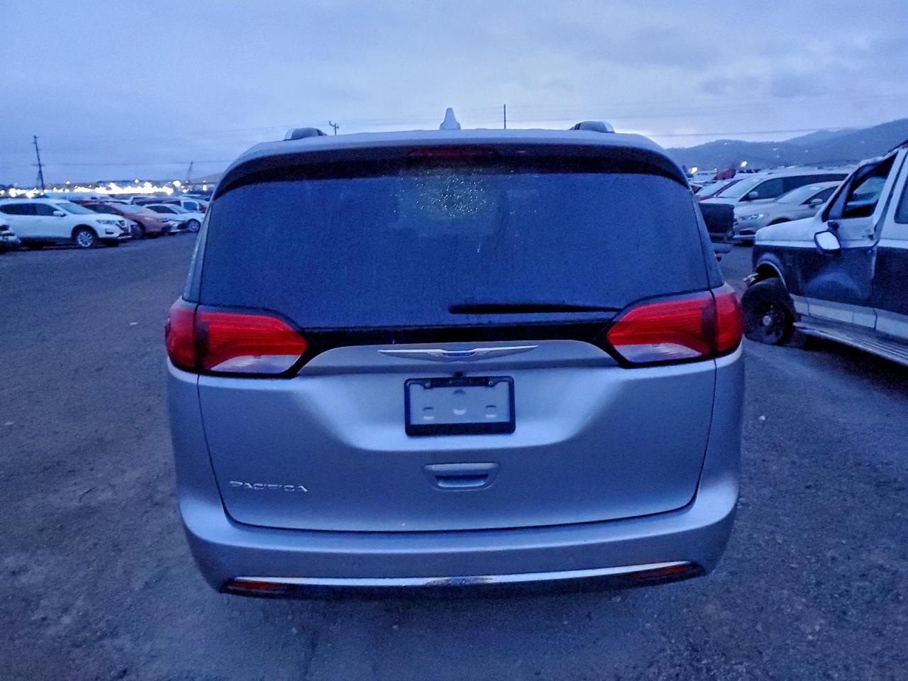 CHRYSLER PACIFICA TOURING L