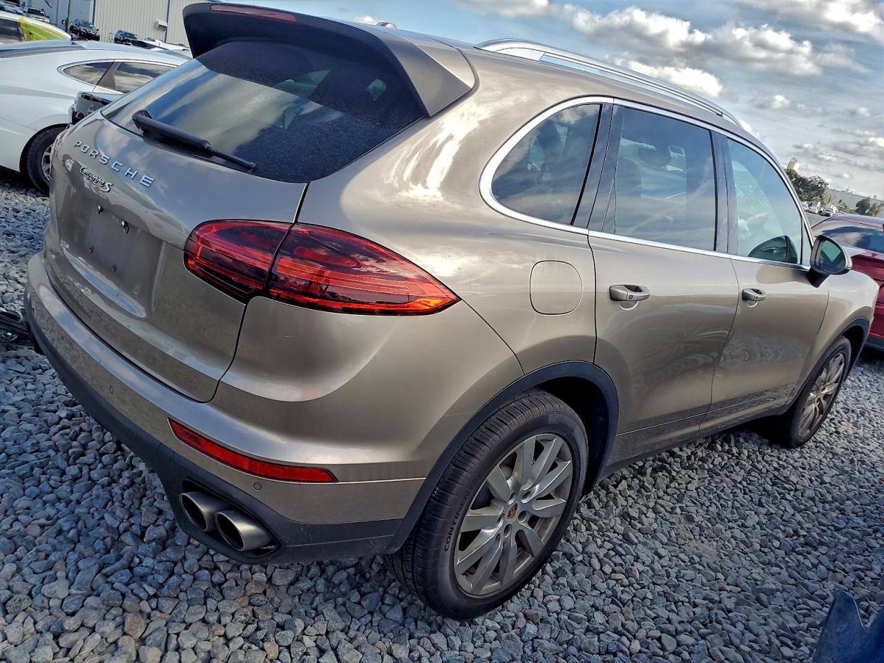 PORSCHE CAYENNE S