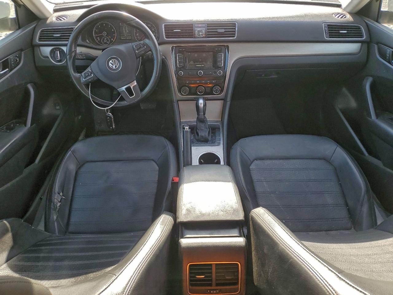 Lot #3315916119 2015 VOLKSWAGEN PASSAT SE