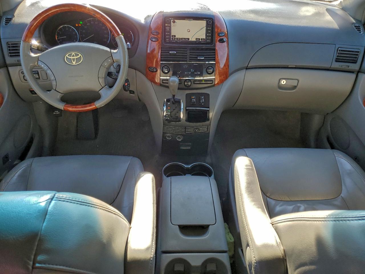 Lot #3318998362 2009 TOYOTA SIENNA XLE