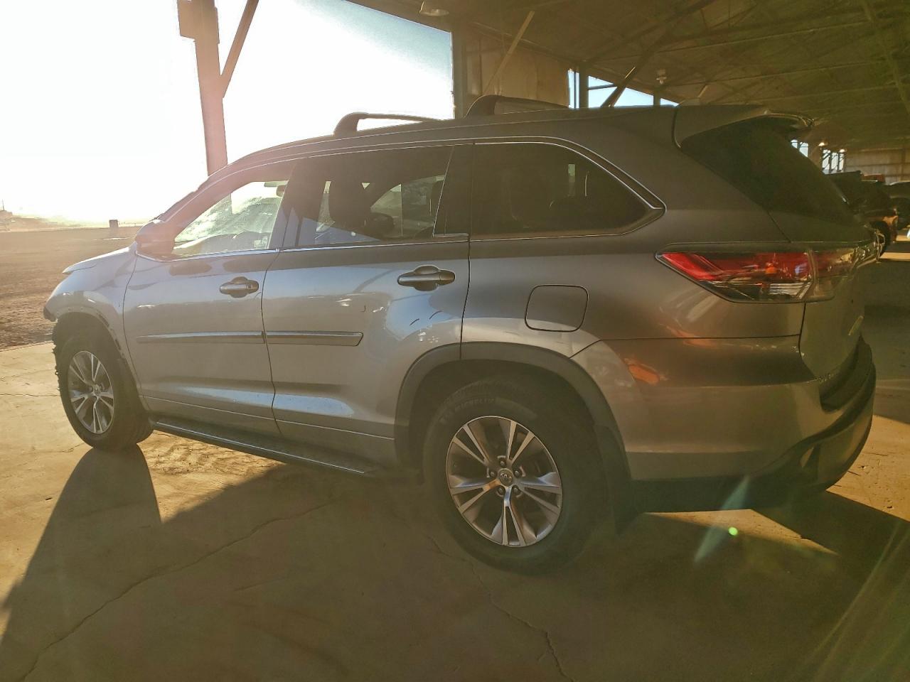 TOYOTA HIGHLANDER XLE