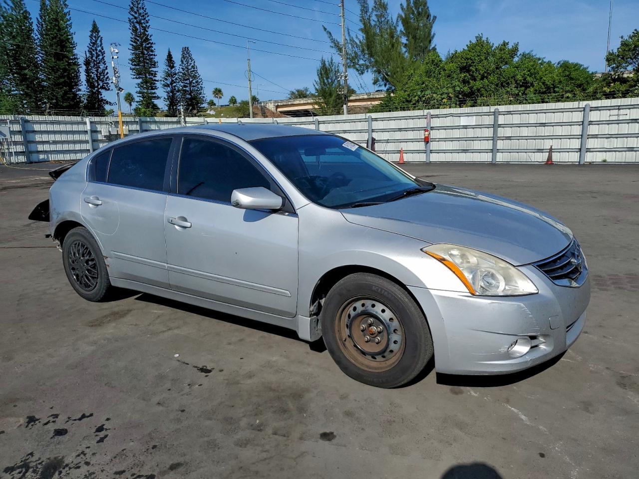 NISSAN ALTIMA BASE