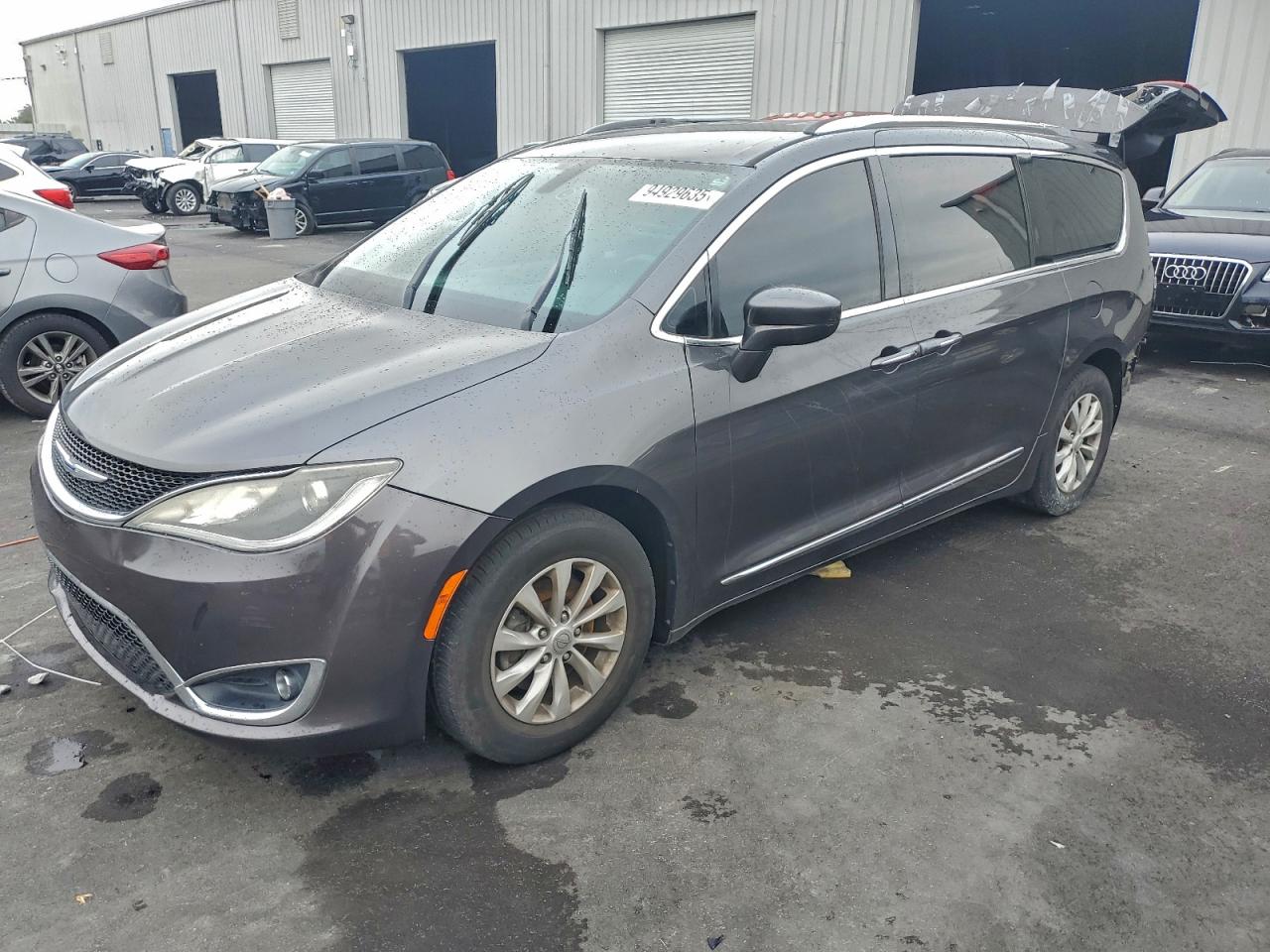 CHRYSLER PACIFICA TOURING L