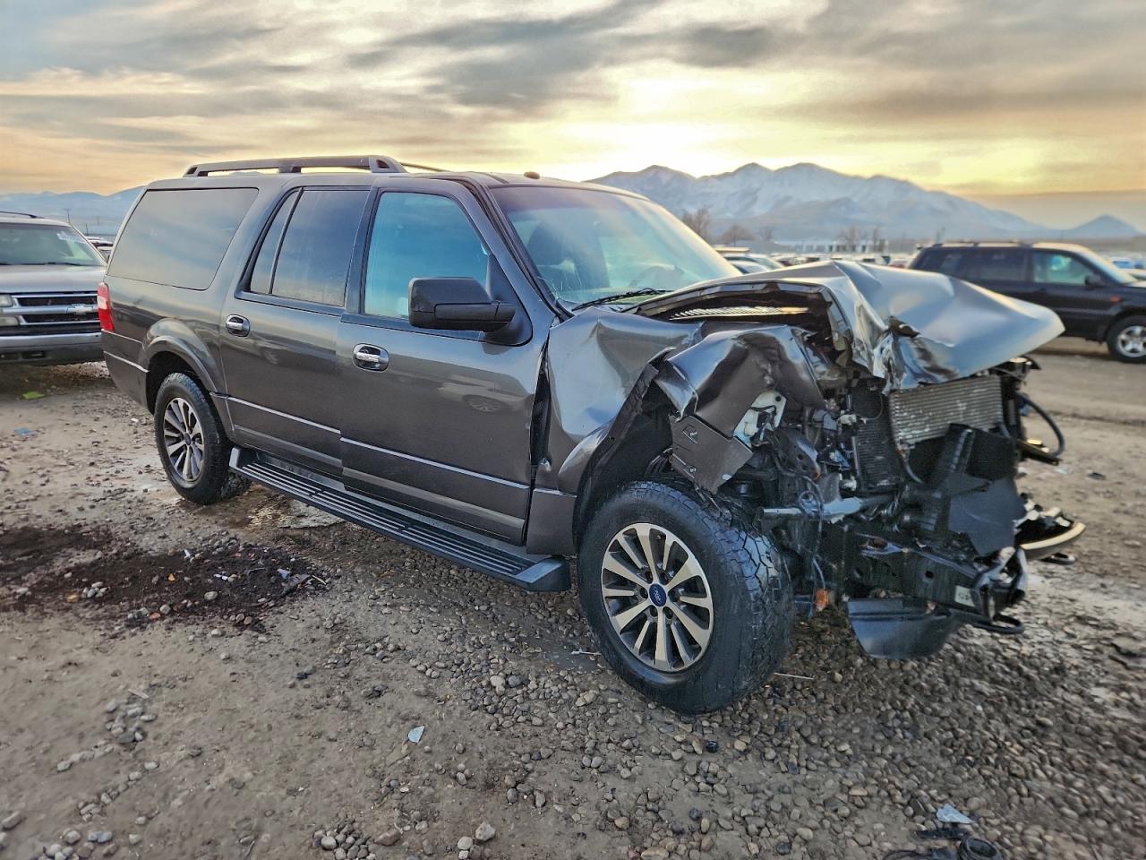 FORD EXPEDITION EL XLT