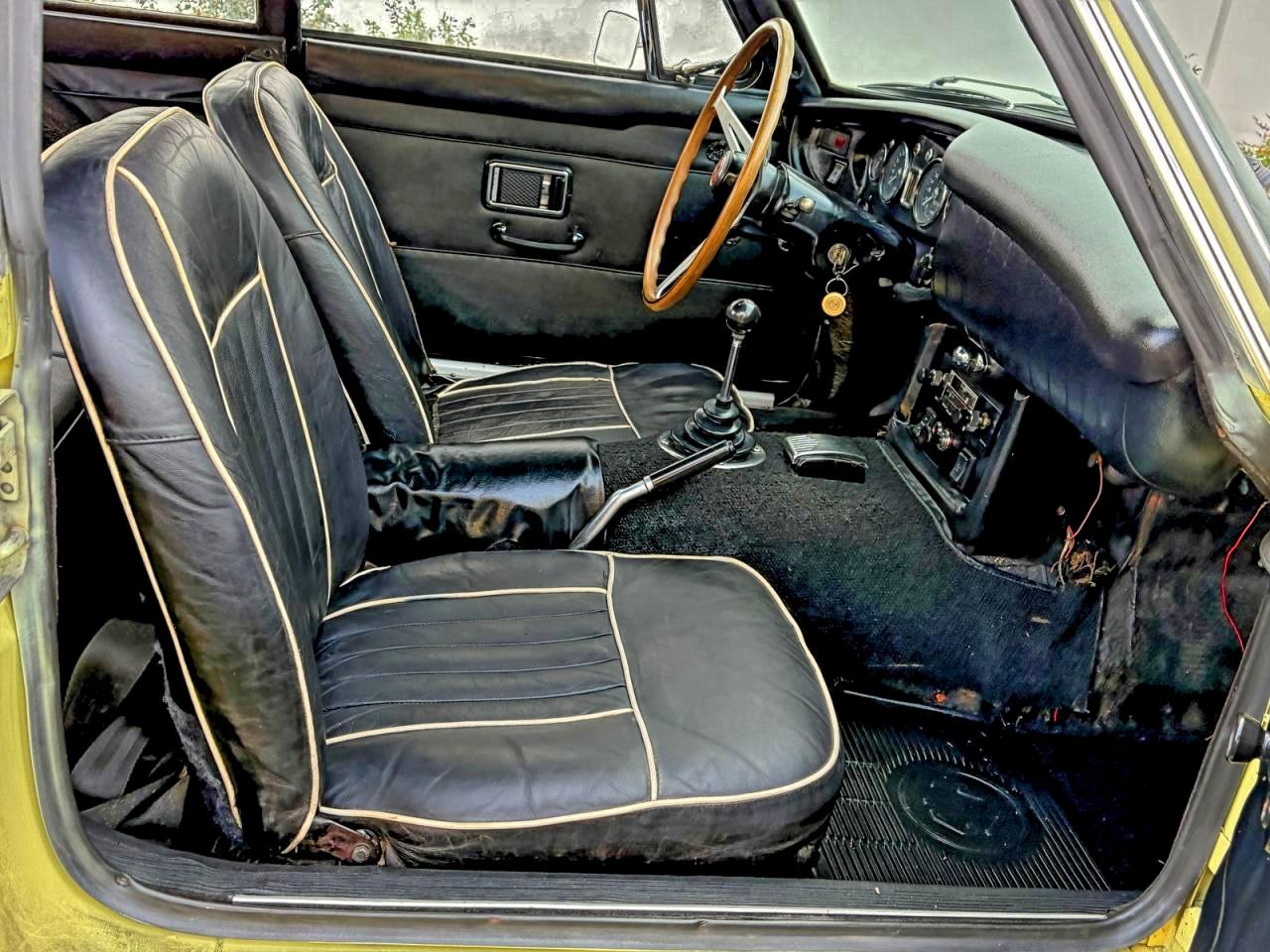 Lot #3315711352 1969 MGB GT