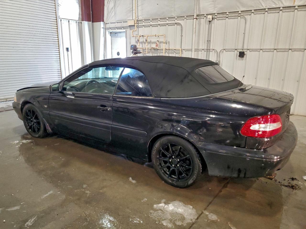 Lot #3302813919 2004 VOLVO C70 LPT