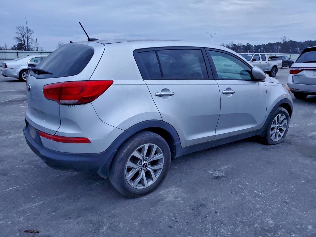 KIA SPORTAGE LX