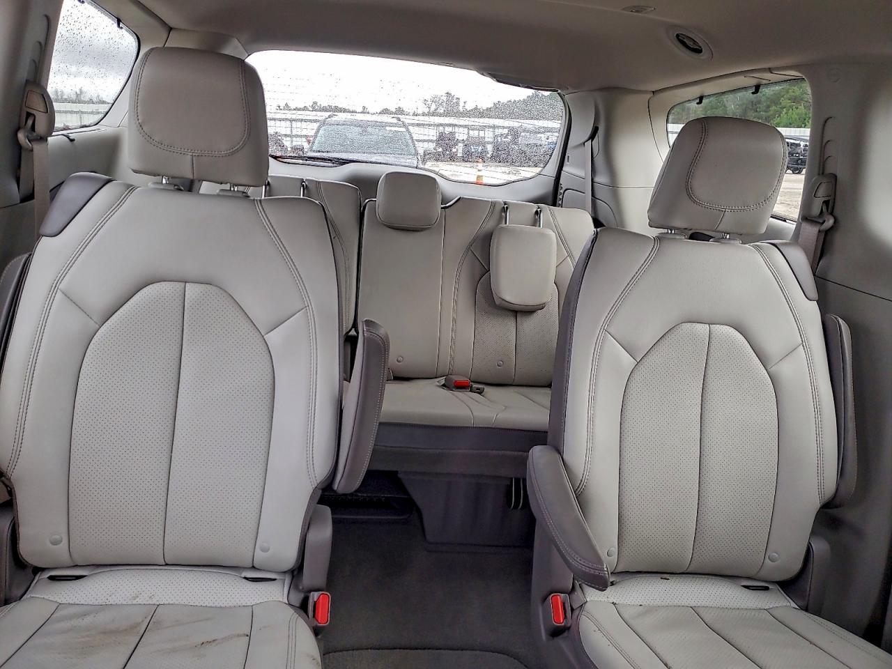 CHRYSLER PACIFICA TOURING L