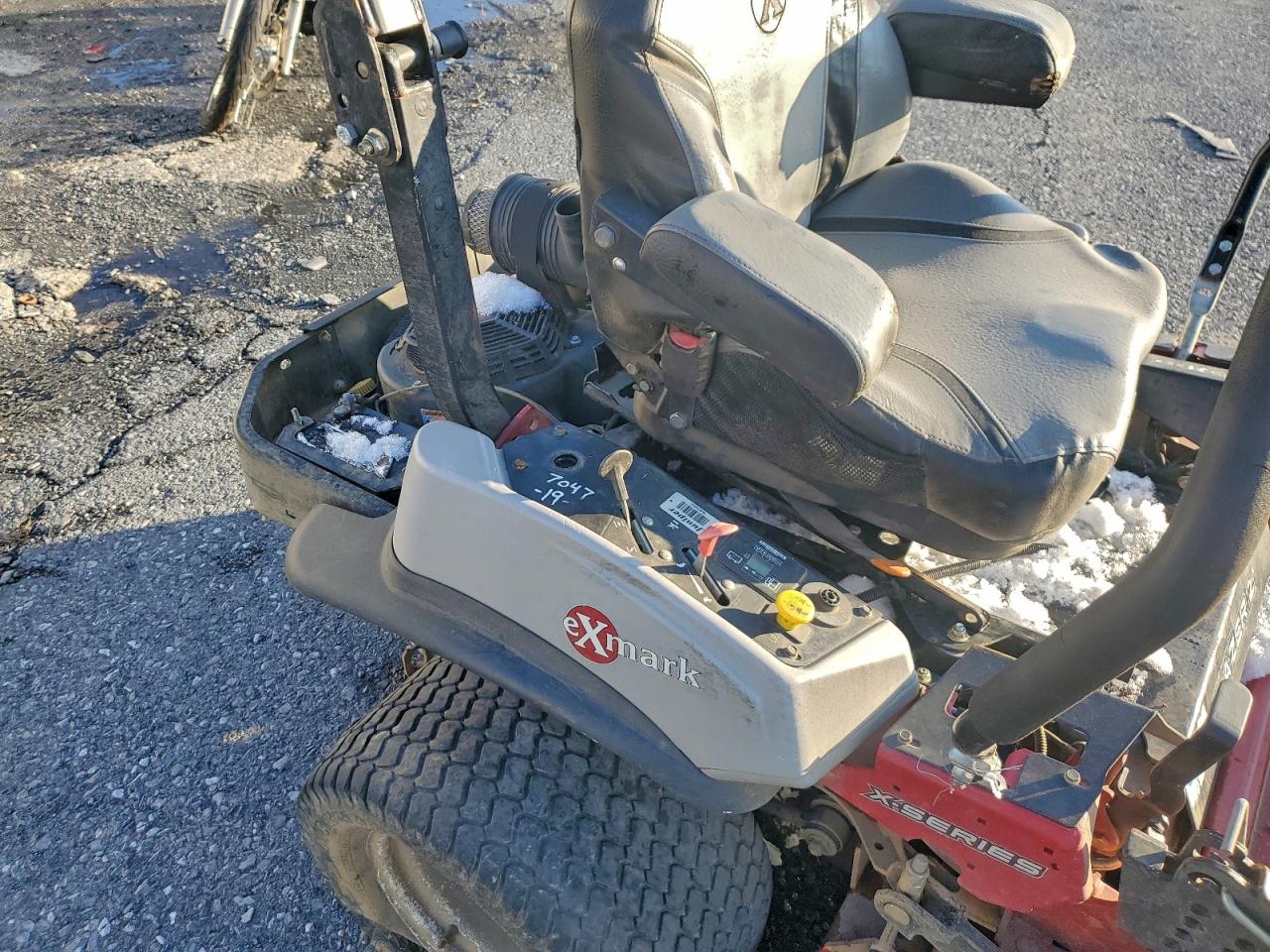 Lot #3305345311 2020 EXMARK ZERO TURN