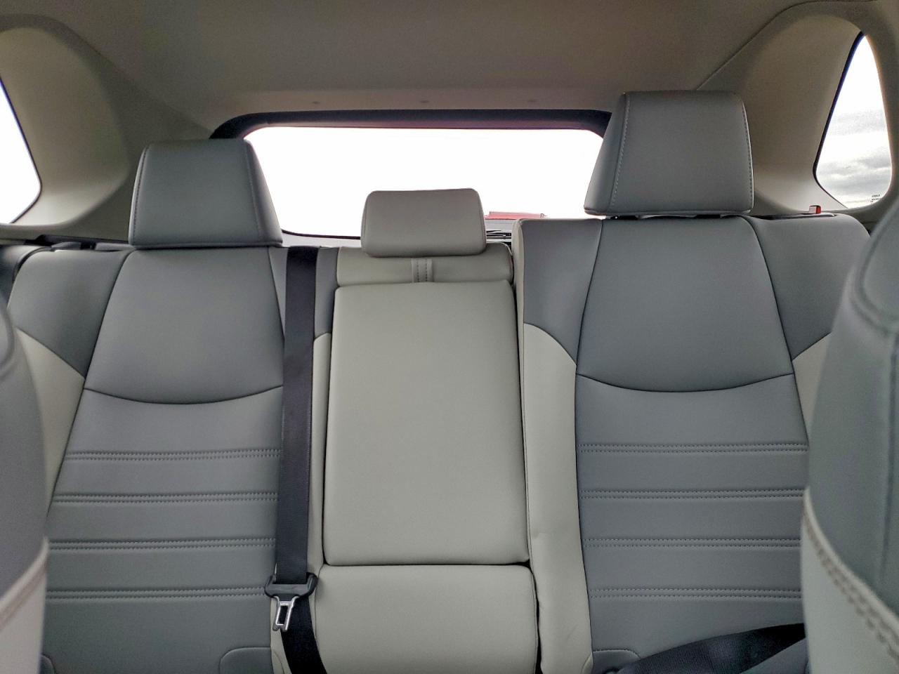 Lot #3318022378 2021 TOYOTA RAV4 XLE P