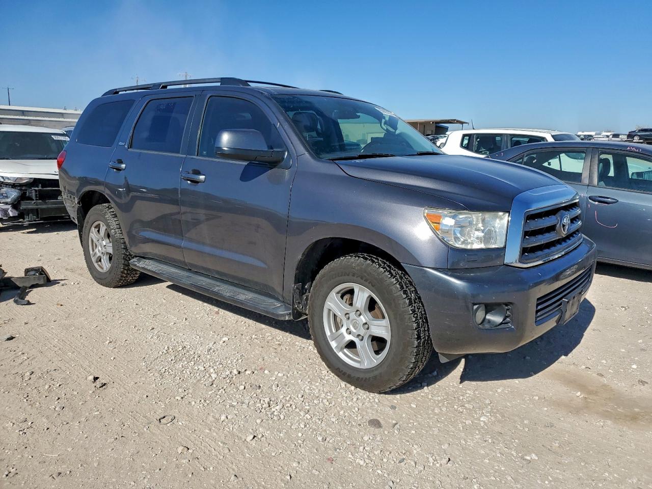 TOYOTA SEQUOIA SR5