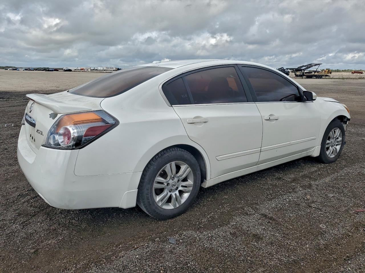 NISSAN ALTIMA BASE
