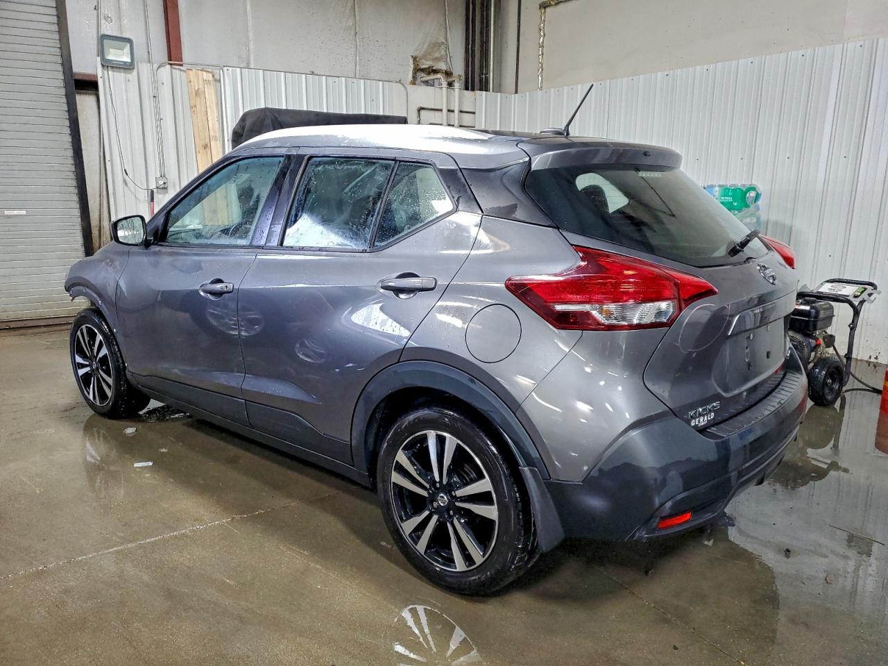 NISSAN KICKS S