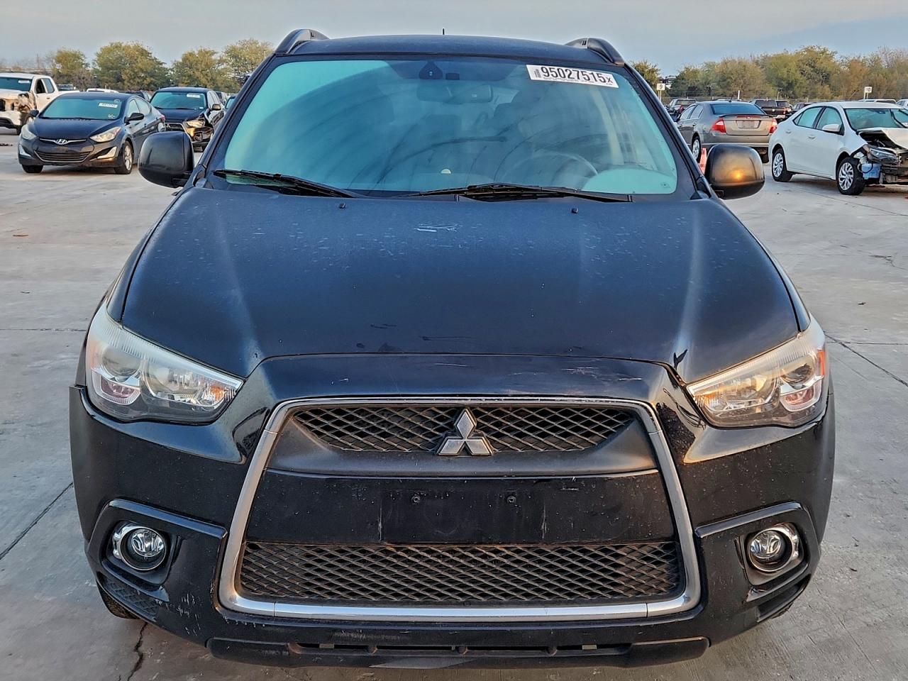 MITSUBISHI OUTLANDER SE
