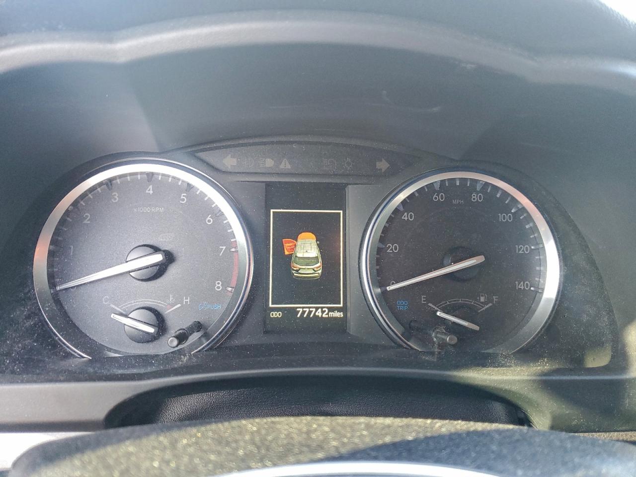 TOYOTA HIGHLANDER SE