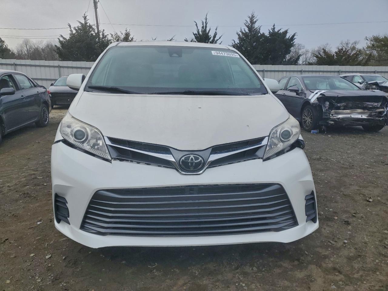 TOYOTA SIENNA XLE