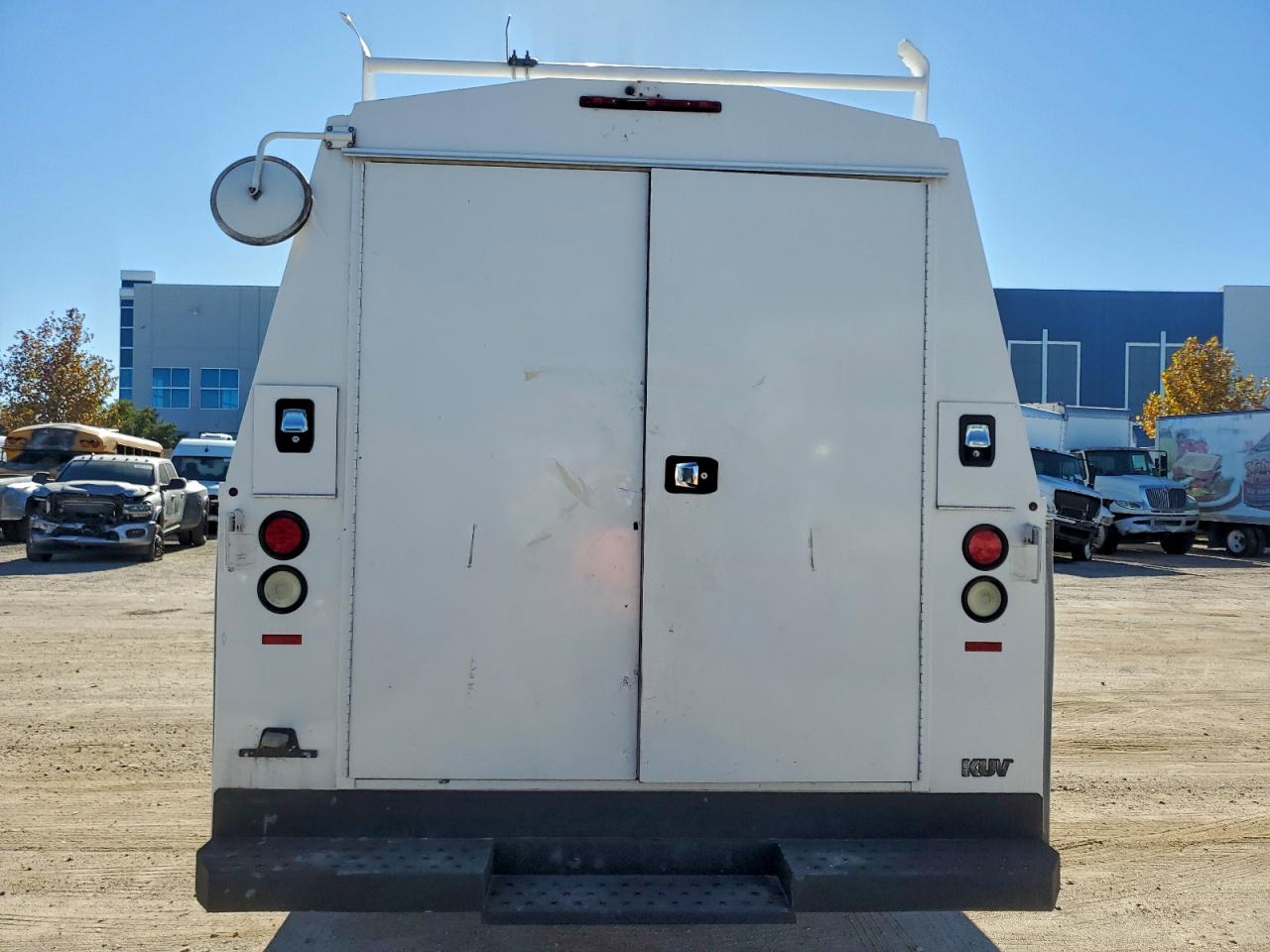 FORD ECONOLINE E450 SUPER DUTY CUTAWAY VAN