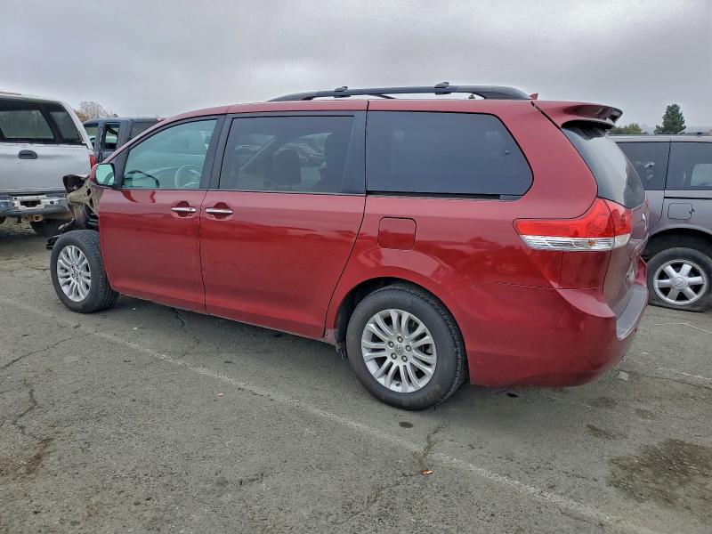2012 TOYOTA SIENNA XLE #3311444344