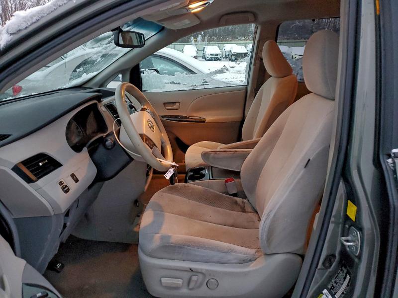 2011 TOYOTA SIENNA LE #3304523532