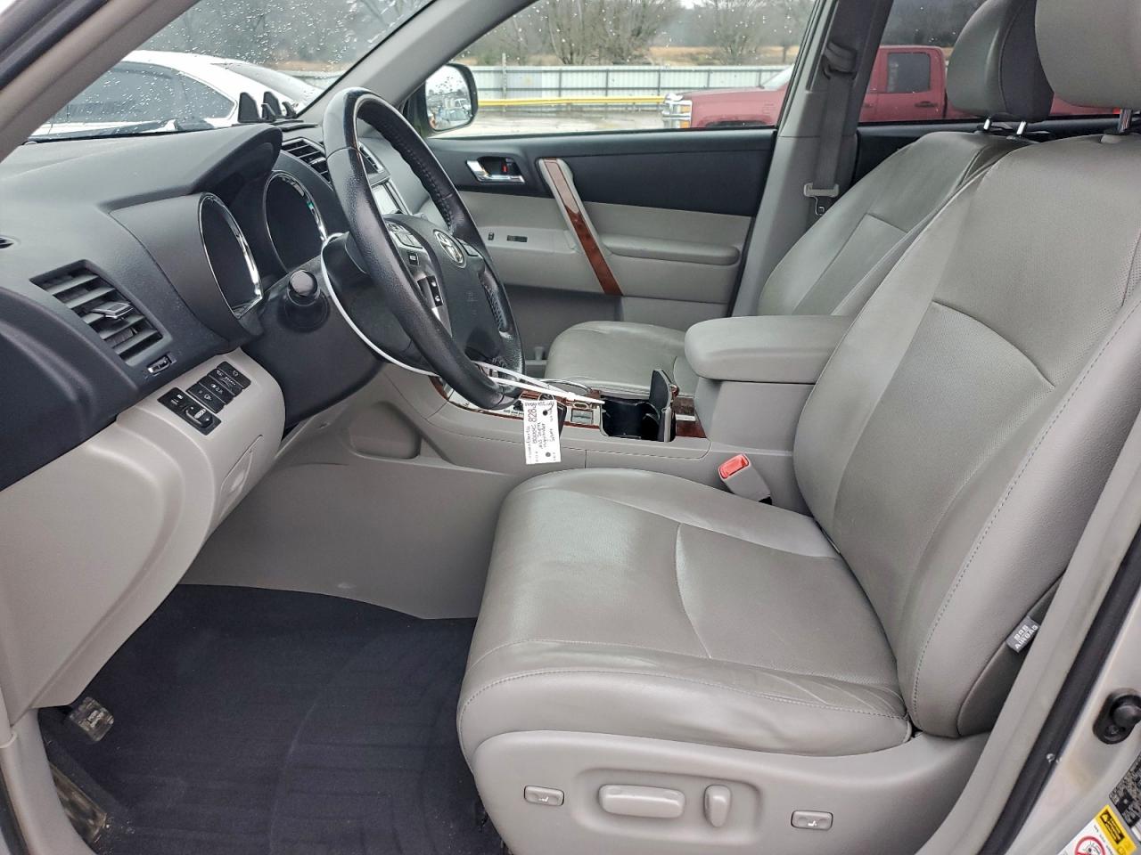 TOYOTA HIGHLANDER LIMITED