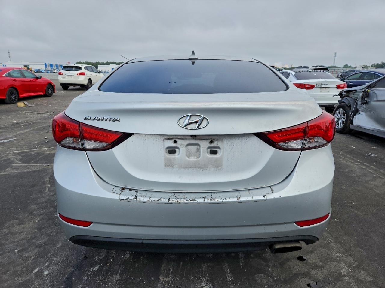 Lot #3309286631 2015 HYUNDAI ELANTRA SE