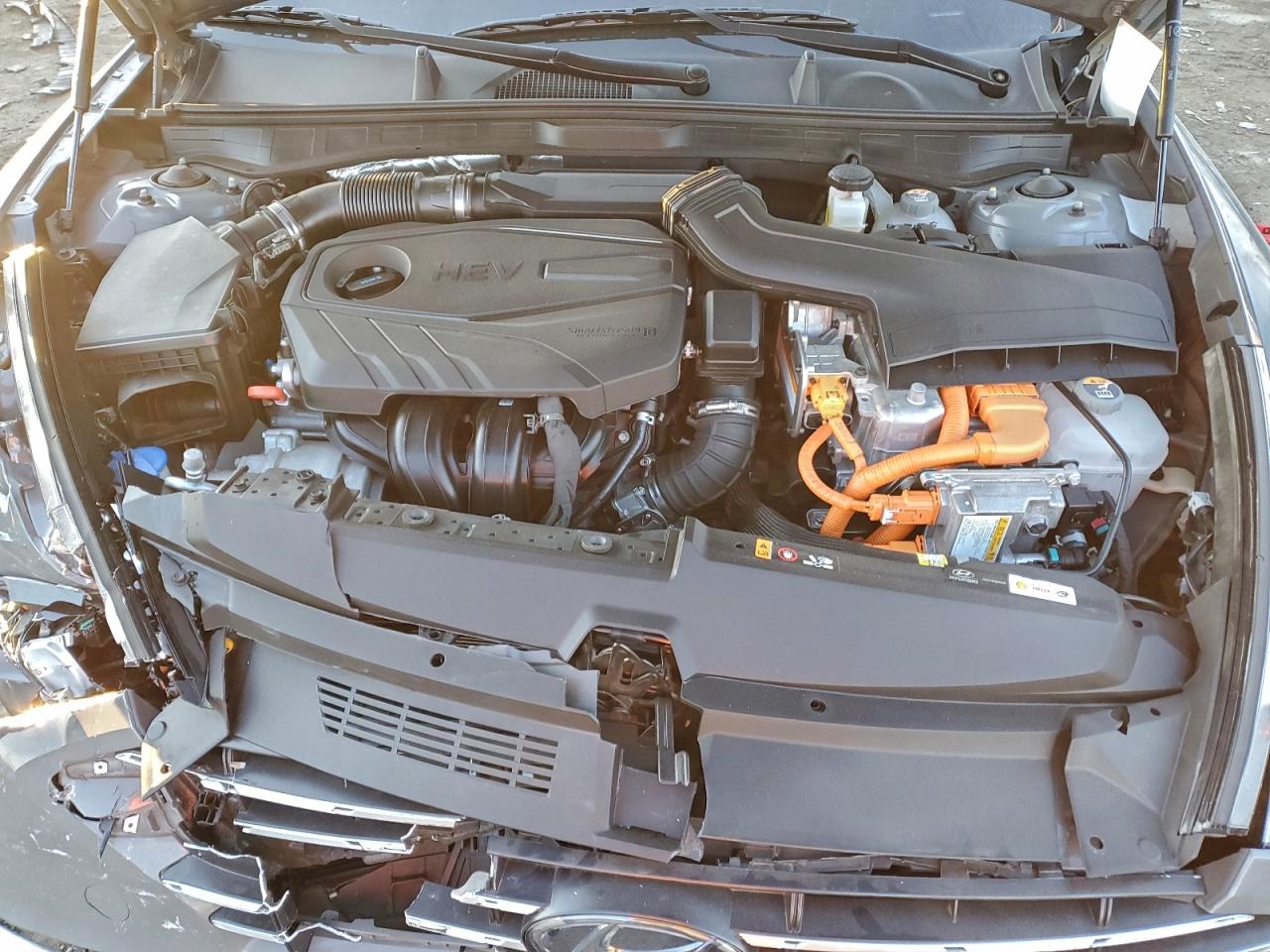 HYUNDAI SONATA HYBRID