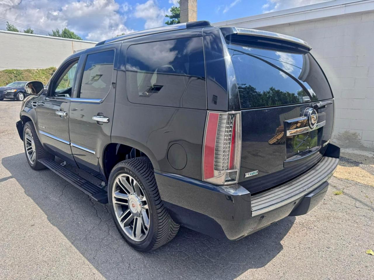 CADILLAC ESCALADE PREMIUM