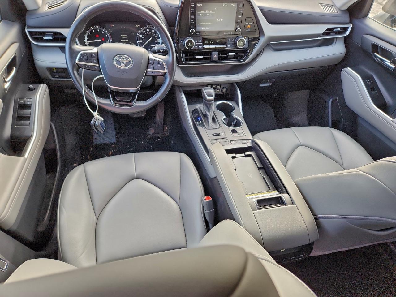 TOYOTA HIGHLANDER XLE