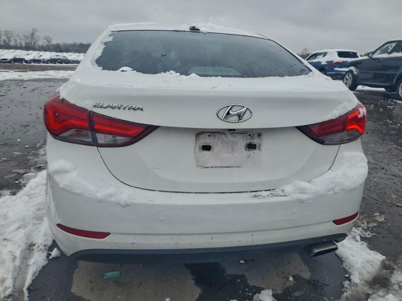 HYUNDAI ELANTRA SE