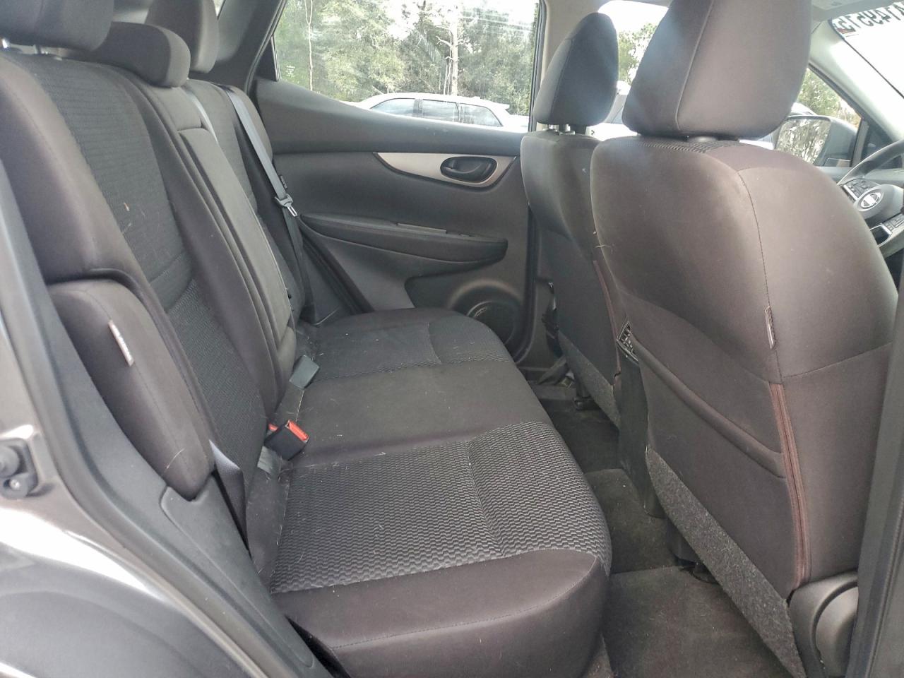 NISSAN ROGUE SPORT S