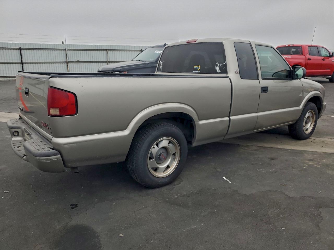 Lot #3317685203 2001 GMC SONOMA