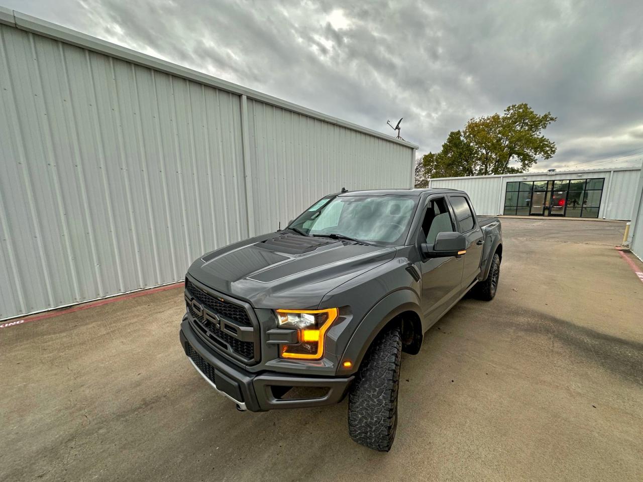 FORD F-150 RAPTOR