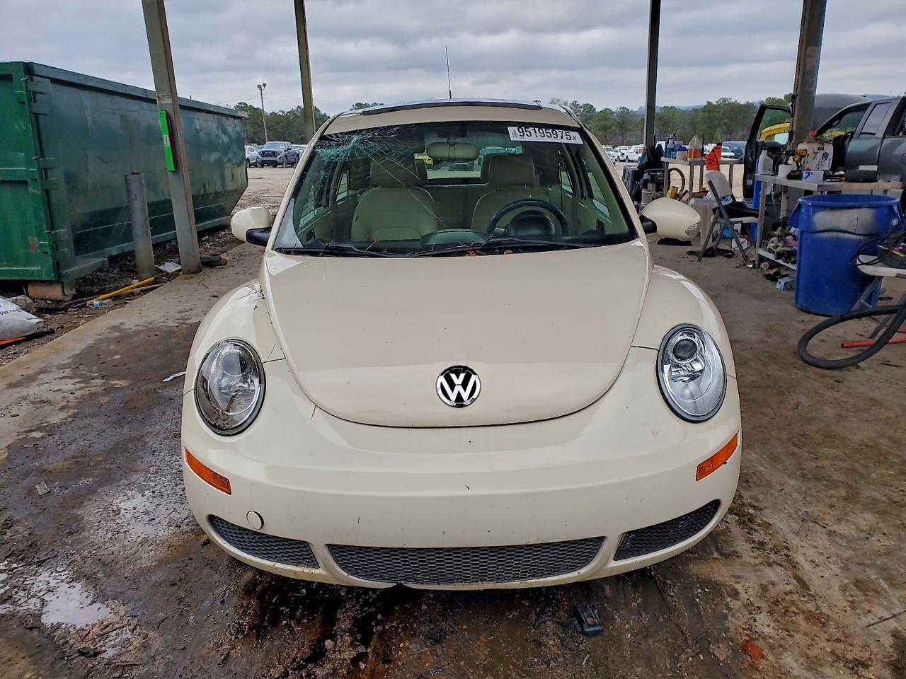 Lot #3311703227 2009 VOLKSWAGEN NEW BEETLE